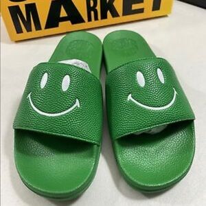 🆕 Chinatown Market CTM Smiley Slides